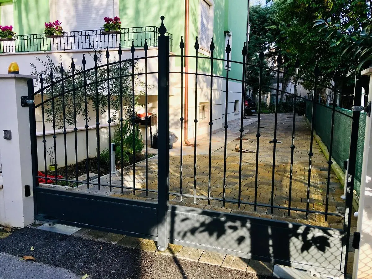 דירות רימיני Residenza Elena 0*,  איטליה